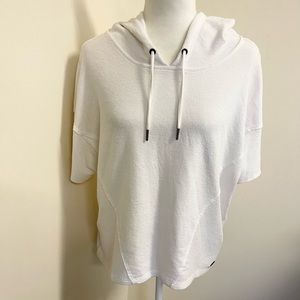 Adorable Betsey Johnson sweatshirt hoodie